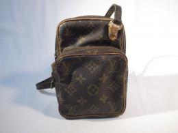 LOUIS VUITTON モノグラム ショルダーバック　303