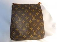 LOUIS VUITTON モノグラム ショルダーバック　090